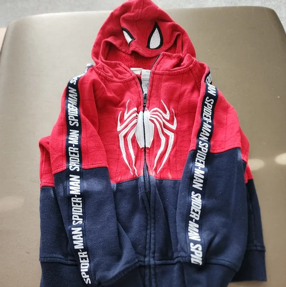 Lot of 2 sweatshirts and 3 long-sleeve shirts Boys size 7/8 - Picture 4 of 4